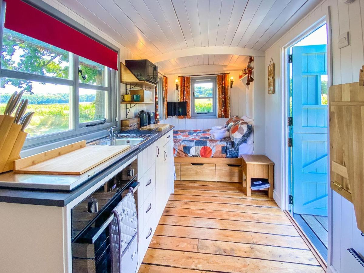 The Hideaway Hut - 1 Bed Shepherds Hut - Hereford Exteriör bild