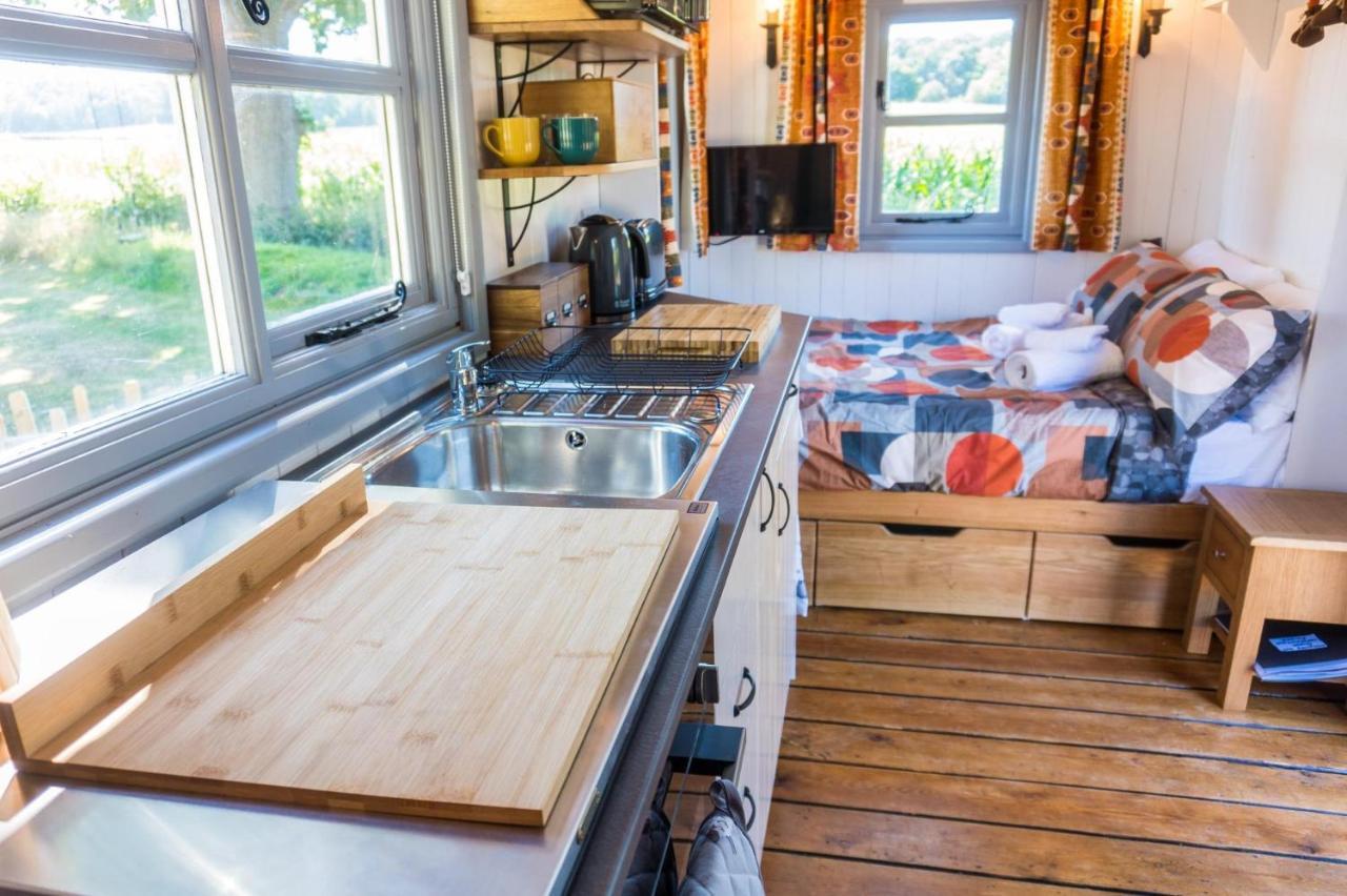 The Hideaway Hut - 1 Bed Shepherds Hut - Hereford Exteriör bild