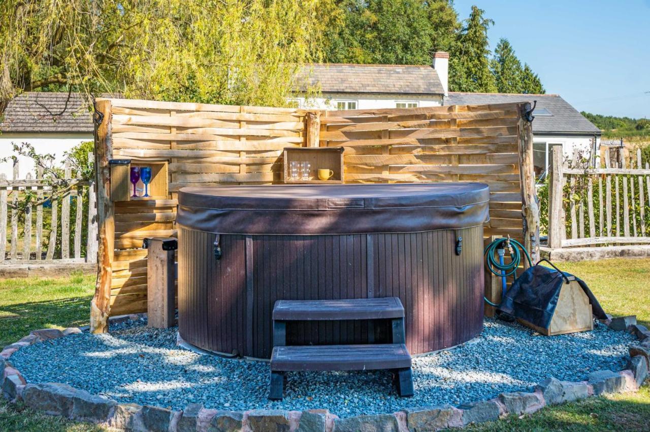 The Hideaway Hut - 1 Bed Shepherds Hut - Hereford Exteriör bild
