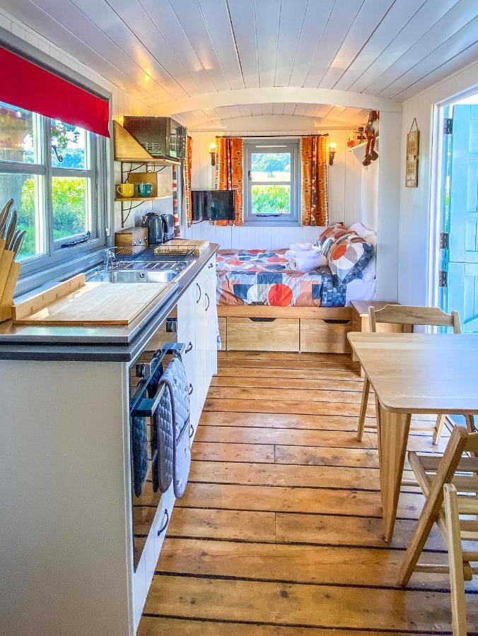 The Hideaway Hut - 1 Bed Shepherds Hut - Hereford Exteriör bild